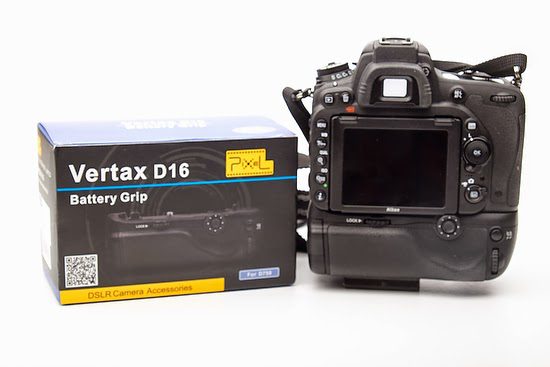 Review of Battery Grip Holder Pack For Nikon D750