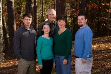 Ten Steps To The Family Christmas Photo